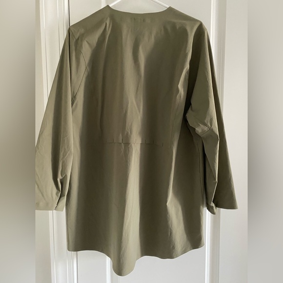 EUC Lululemon Olive Green LAB Viha Shirt See Pic Measures Snap Close Long Sleeve - Picture 6 of 9